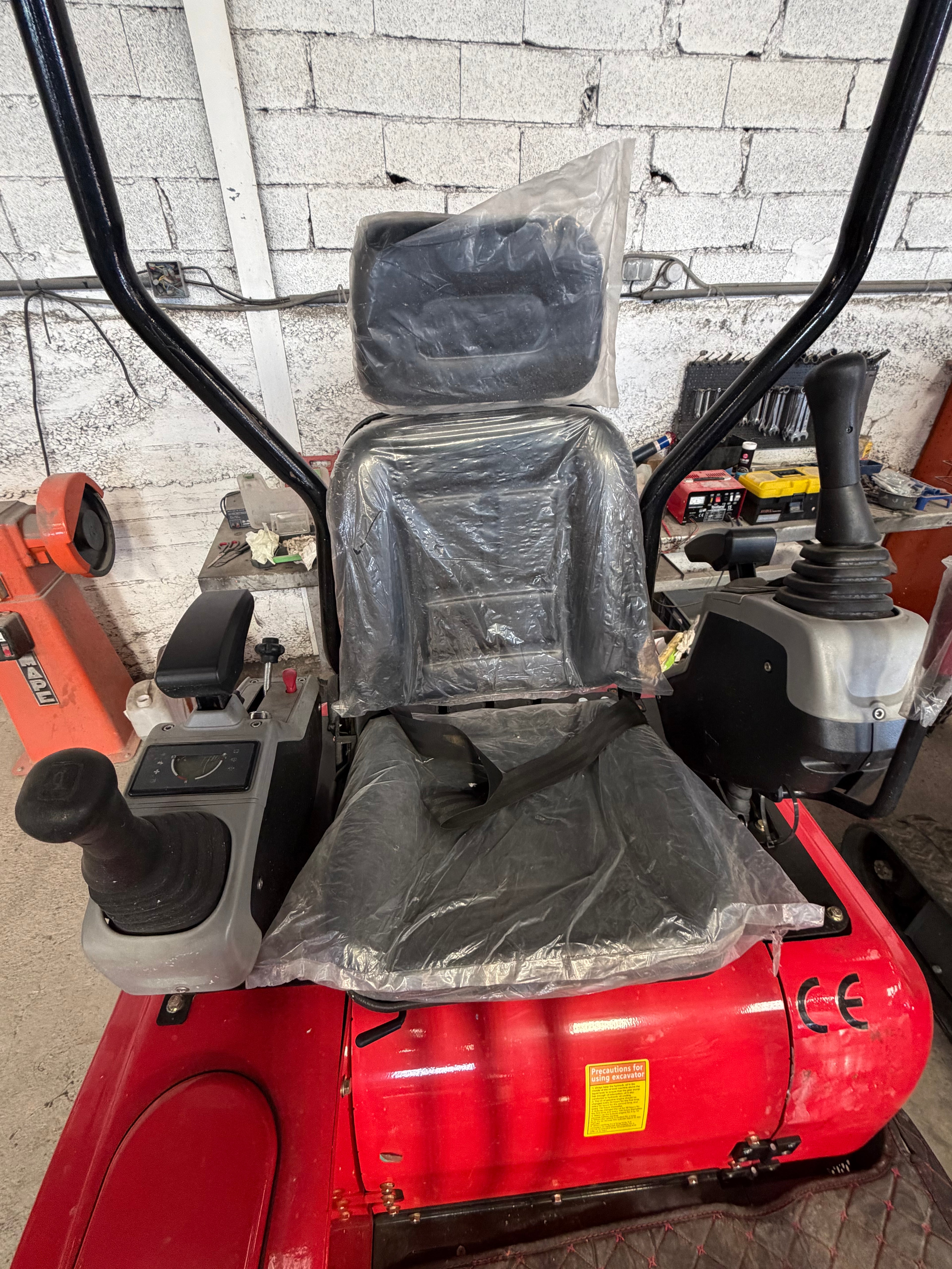 Mini pelle 2T00
