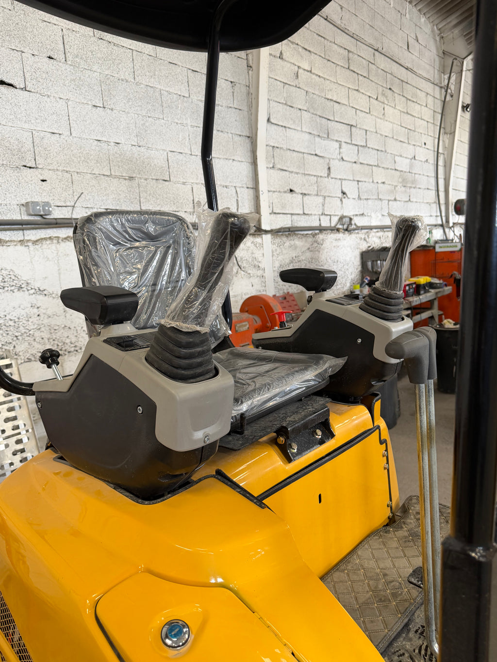 Mini pelle JPC HT 18