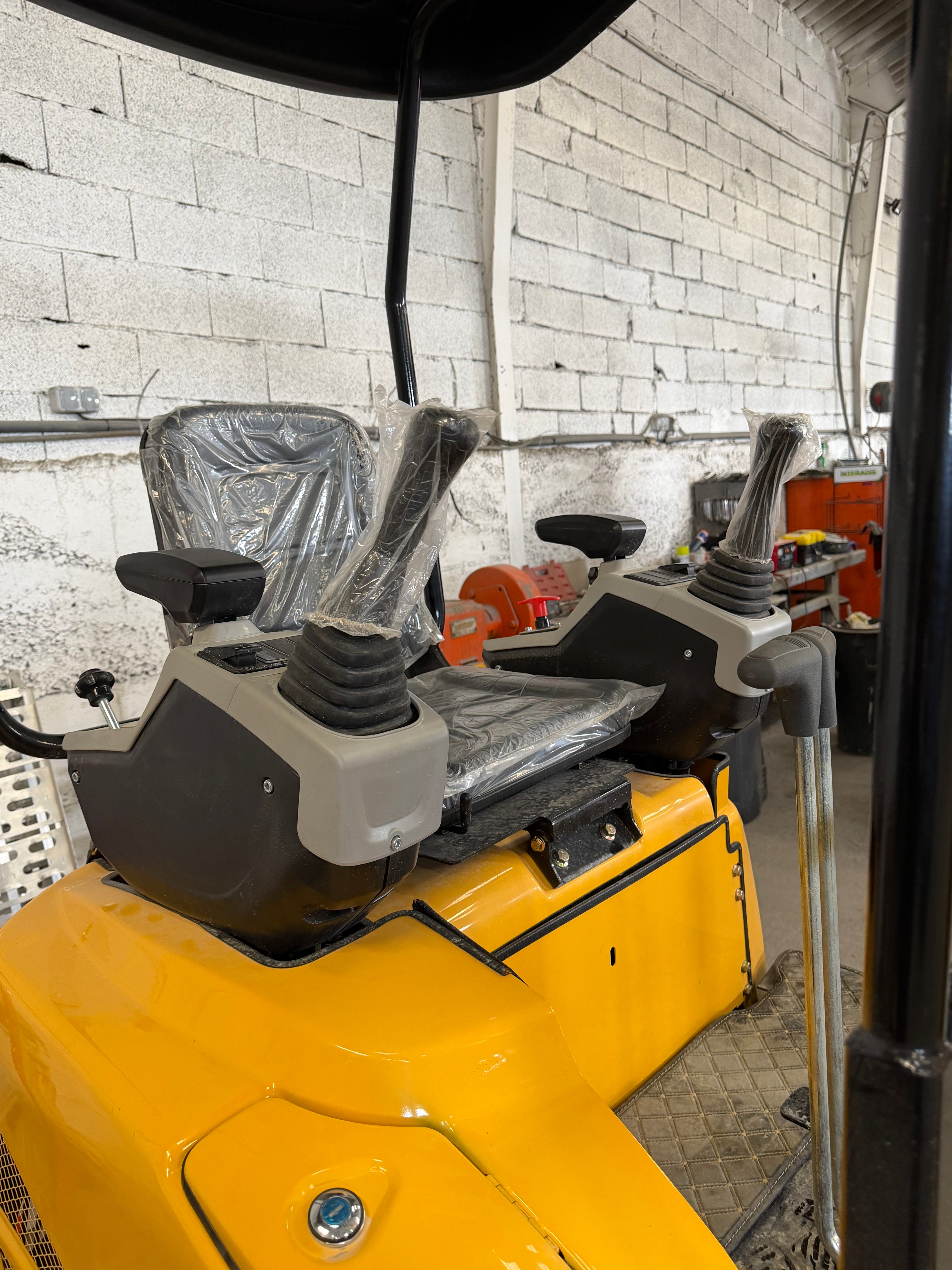 Mini pelle JPC HT 18
